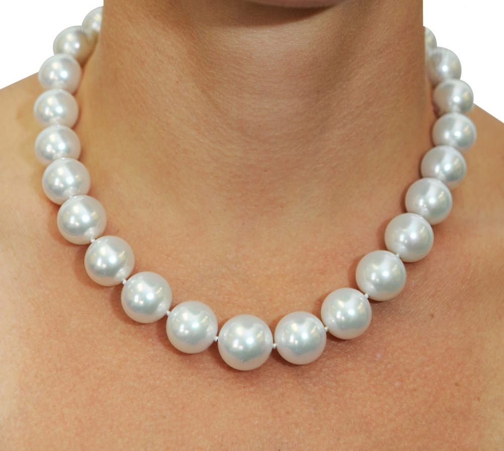 White pearls real vs fake. How to spot fake pearl necklace 